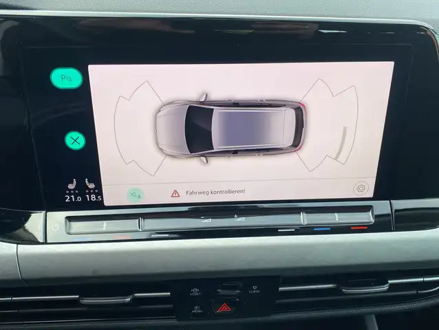 Volkswagen Golf view 9