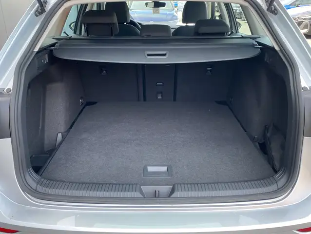 Volkswagen Golf view 14