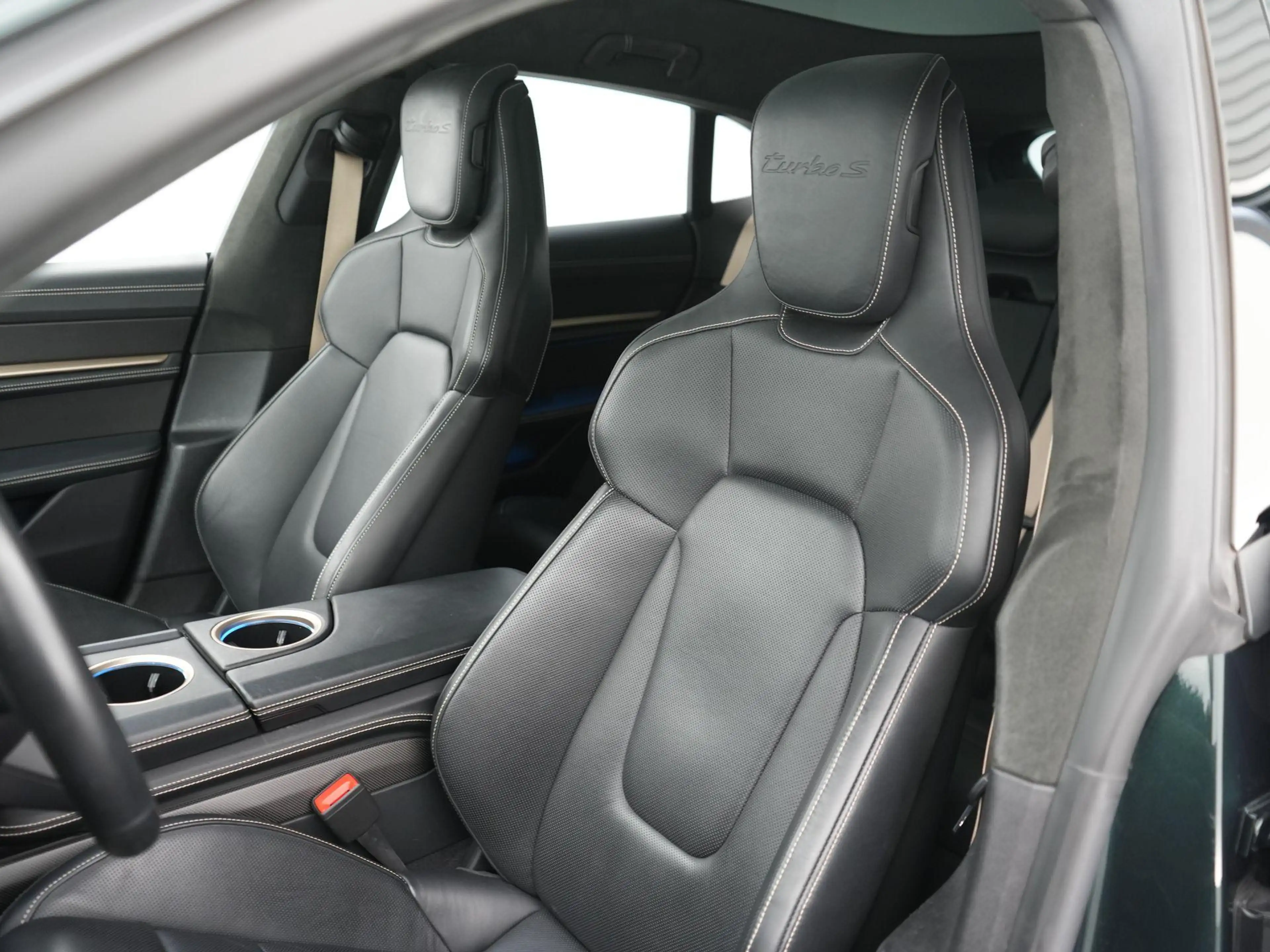 Porsche Taycan Cross Turismo Turbo S 93 kWh — photo 11