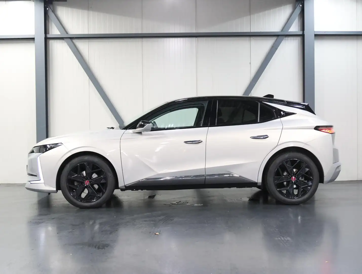 DS Automobiles DS 4 Performance Line 130PK Automaat | Navigatie | Acht Gris - 2