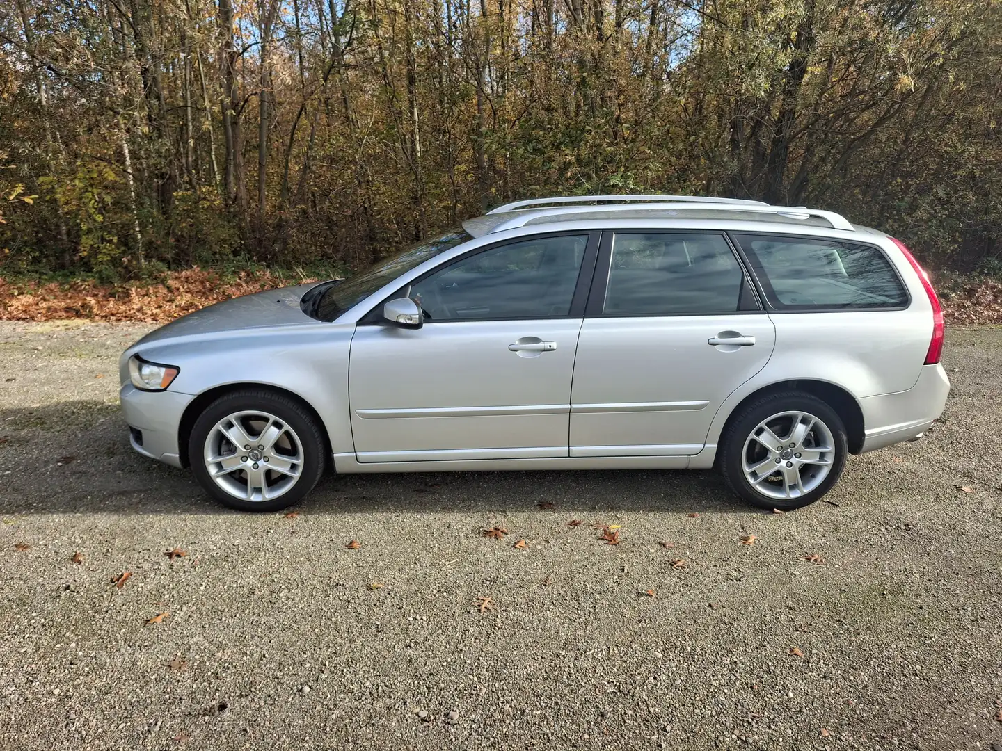 Volvo V50 V50 2.5 T5 AWD Momentum - 1