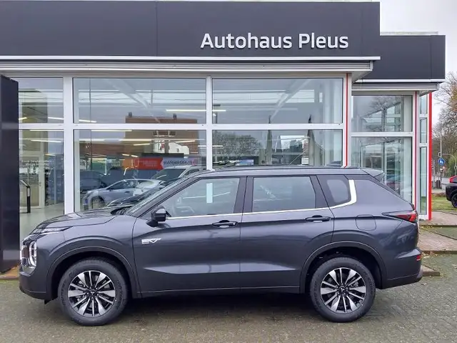Mitsubishi Outlander 2.4L PHEV BASIS