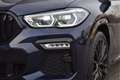 BMW X6 M50i 4.4 V8 530PK High Executive BOMVOL, Panorama, Blauw - thumbnail 24