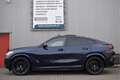 BMW X6 M50i 4.4 V8 530PK High Executive BOMVOL, Panorama, Blauw - thumbnail 5