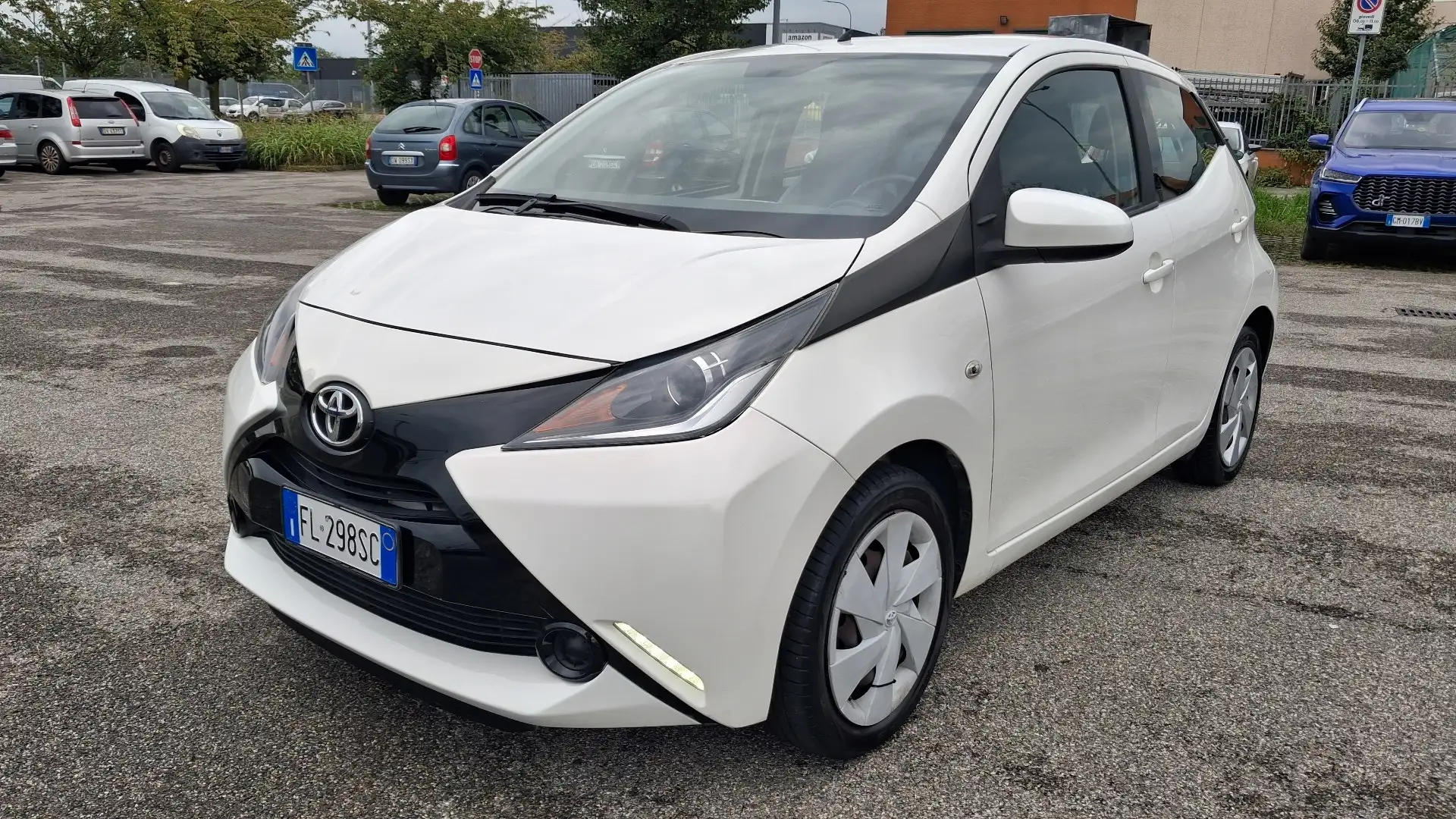 Toyota Aygo Aygo 5p 1.0 x-business m-mt Blanc - 1