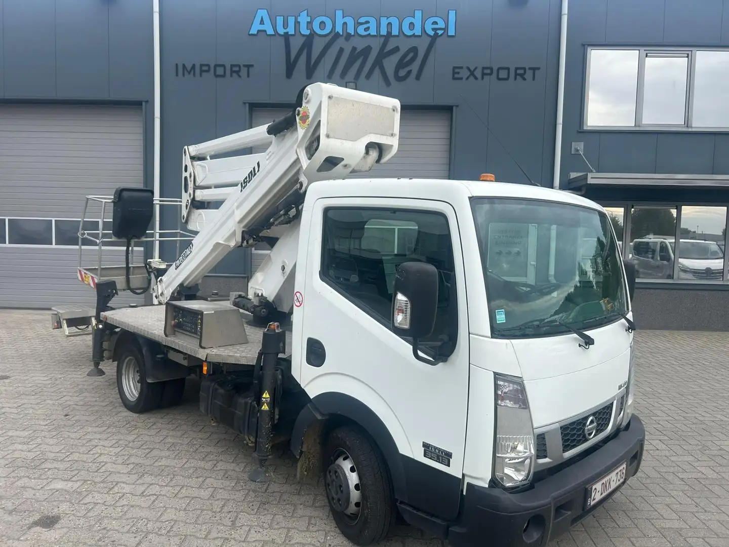 Nissan NT400 Nissan NT400 with ISOLI LIFT PNT220NLX - EUR Білий - 1