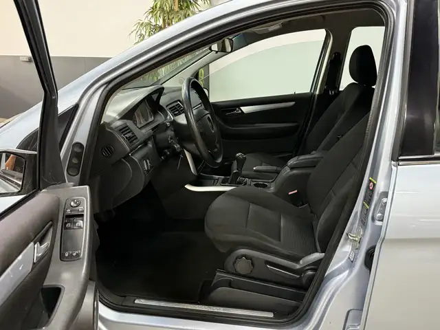 Mercedes-Benz B-Class view 5