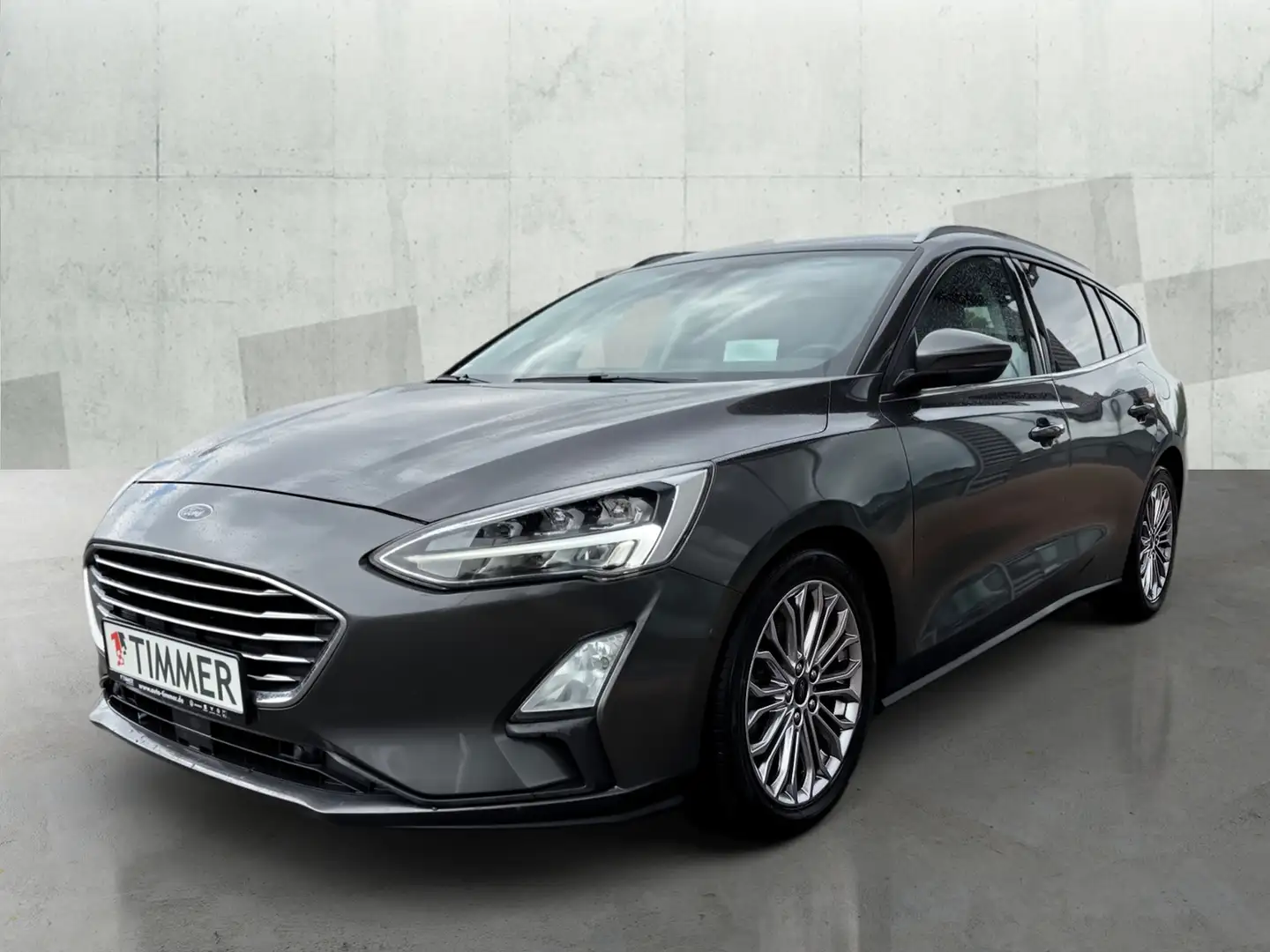 Ford Focus Turnier 1.5 Titanium*Automatik*PANO*R-Kam*PDC*NAV Grau - 2
