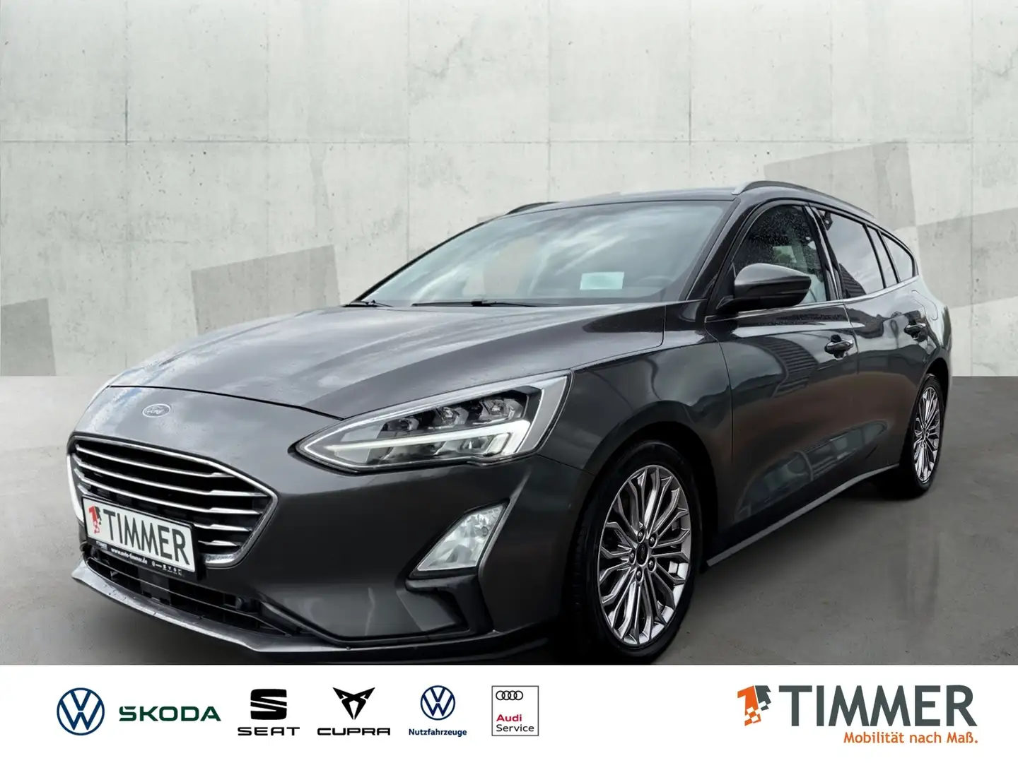 Ford Focus Turnier 1.5 Titanium*Automatik*PANO*R-Kam*PDC*NAV Šedá - 1