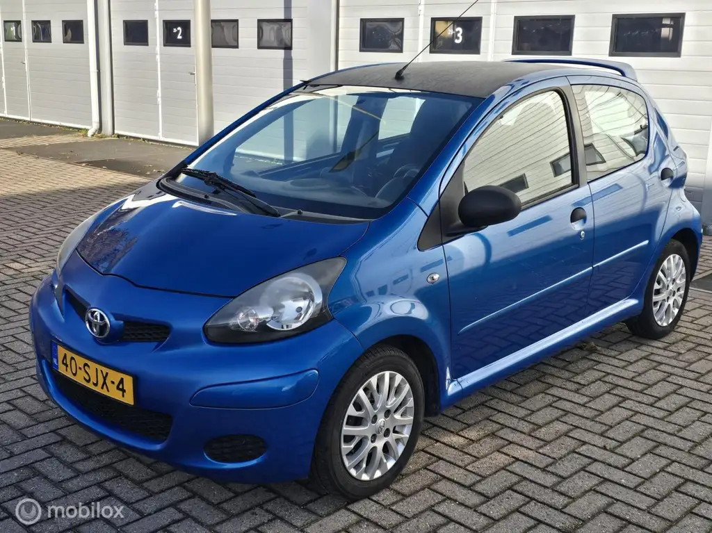 Toyota Aygo 2011 из Европы — купить под ключ