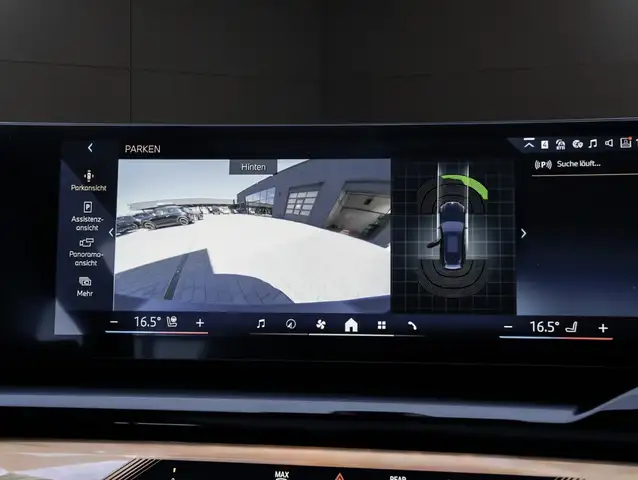 BMW 5 Series view 11