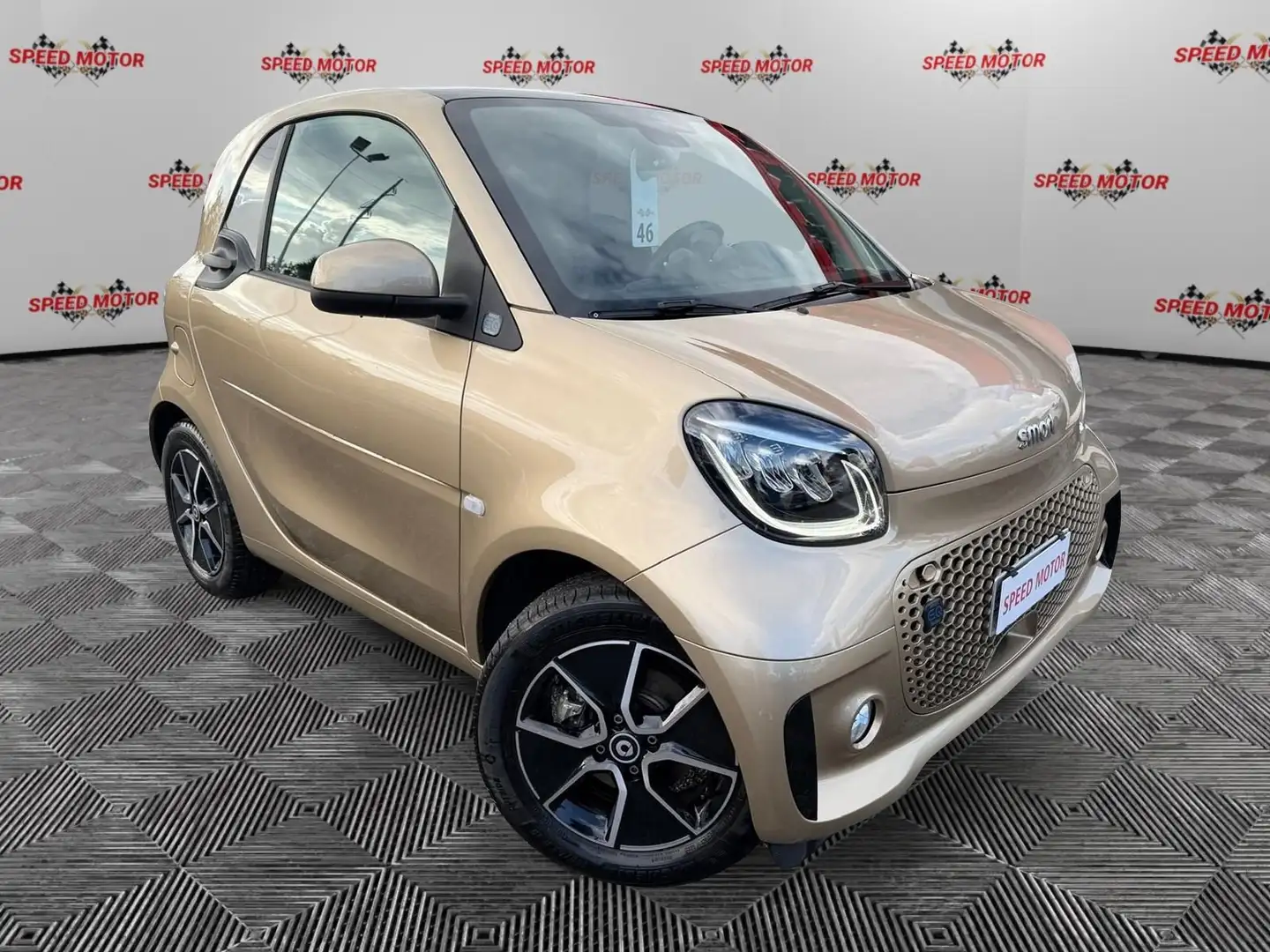 smart forTwo fortwo EQ Passion, CARPLAY, RETROCAMERA Oro - 1
