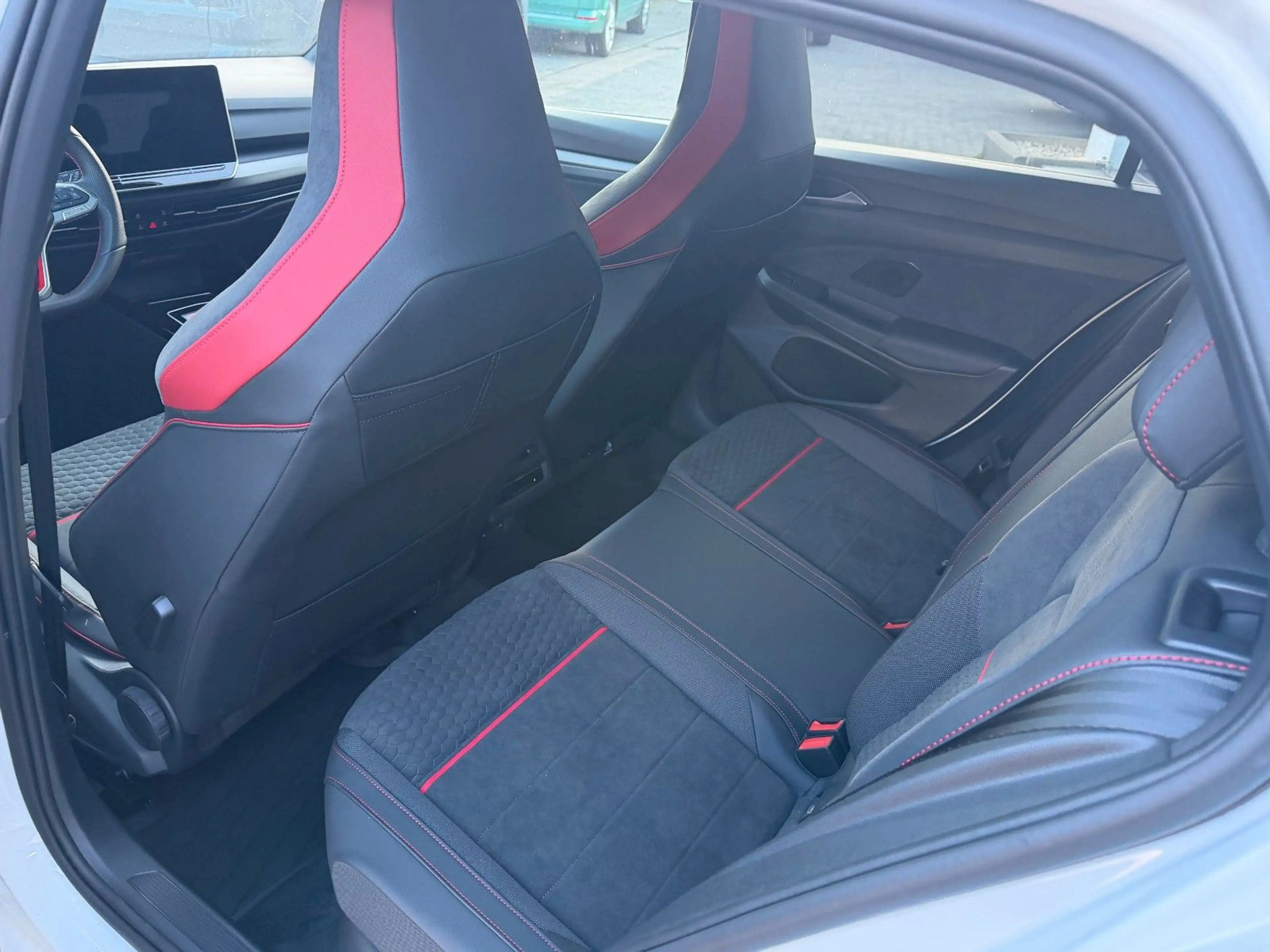 Volkswagen Golf VIII GTI Clubsport Black Style Pano Harman — photo 10