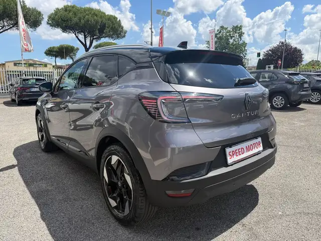 Renault Captur view 4