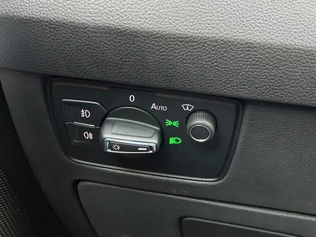 Volkswagen Passat view 19