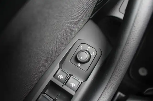 Volkswagen Passat view 20