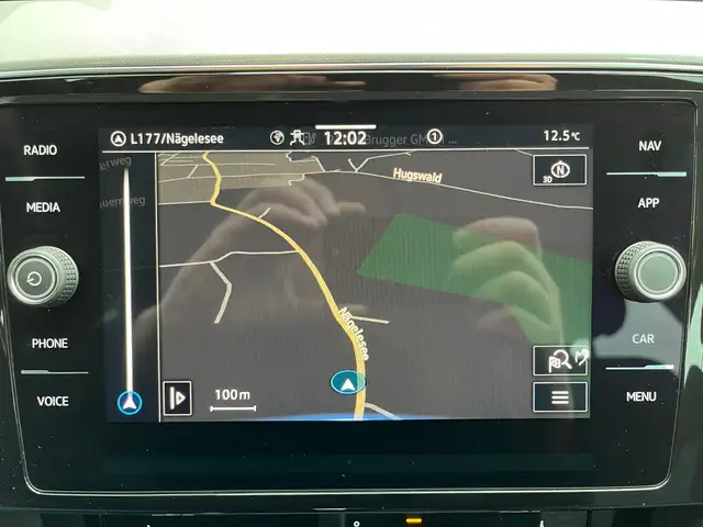Volkswagen Passat view 12