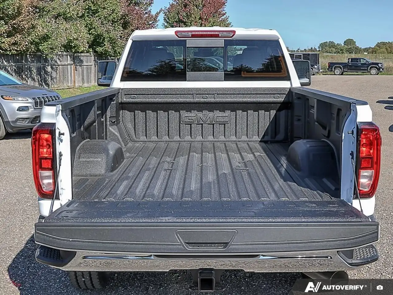 GMC Sierra 2500HD снимка GMC Sierra 2500HD