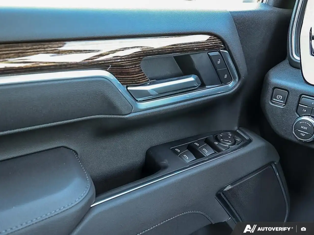 GMC Sierra 2500HD снимка GMC Sierra 2500HD