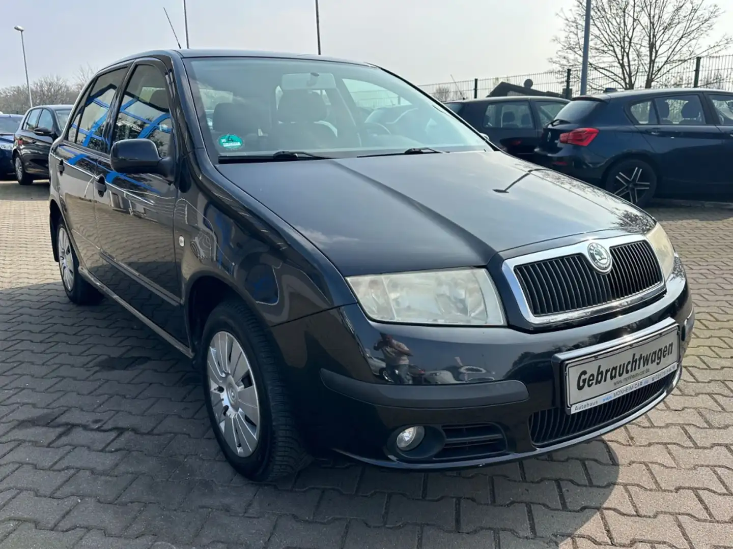 Skoda Fabia Ambiente Schwarz - 2