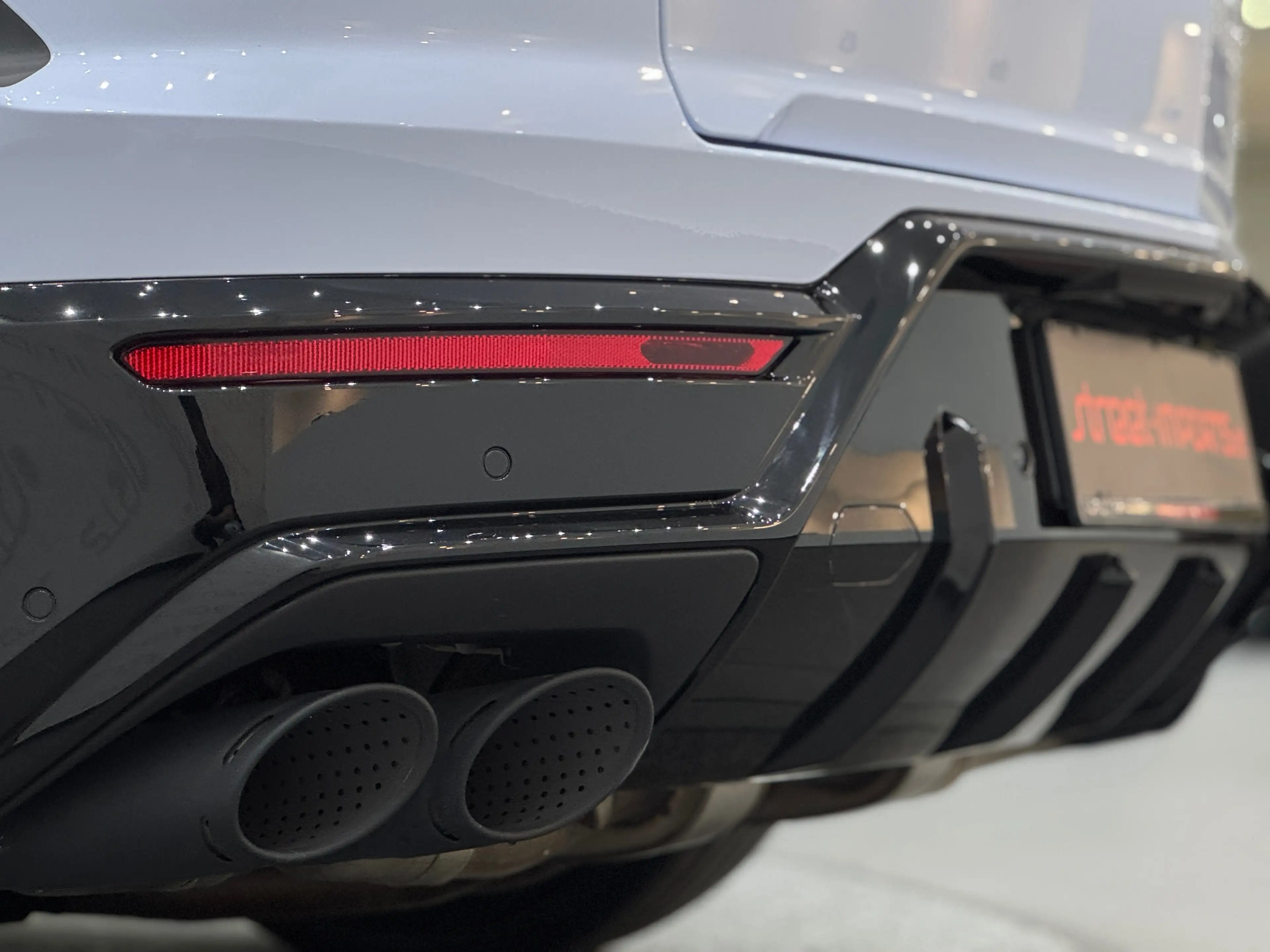 Lamborghini Urus Urus SE *Ad Personam* — photo 14