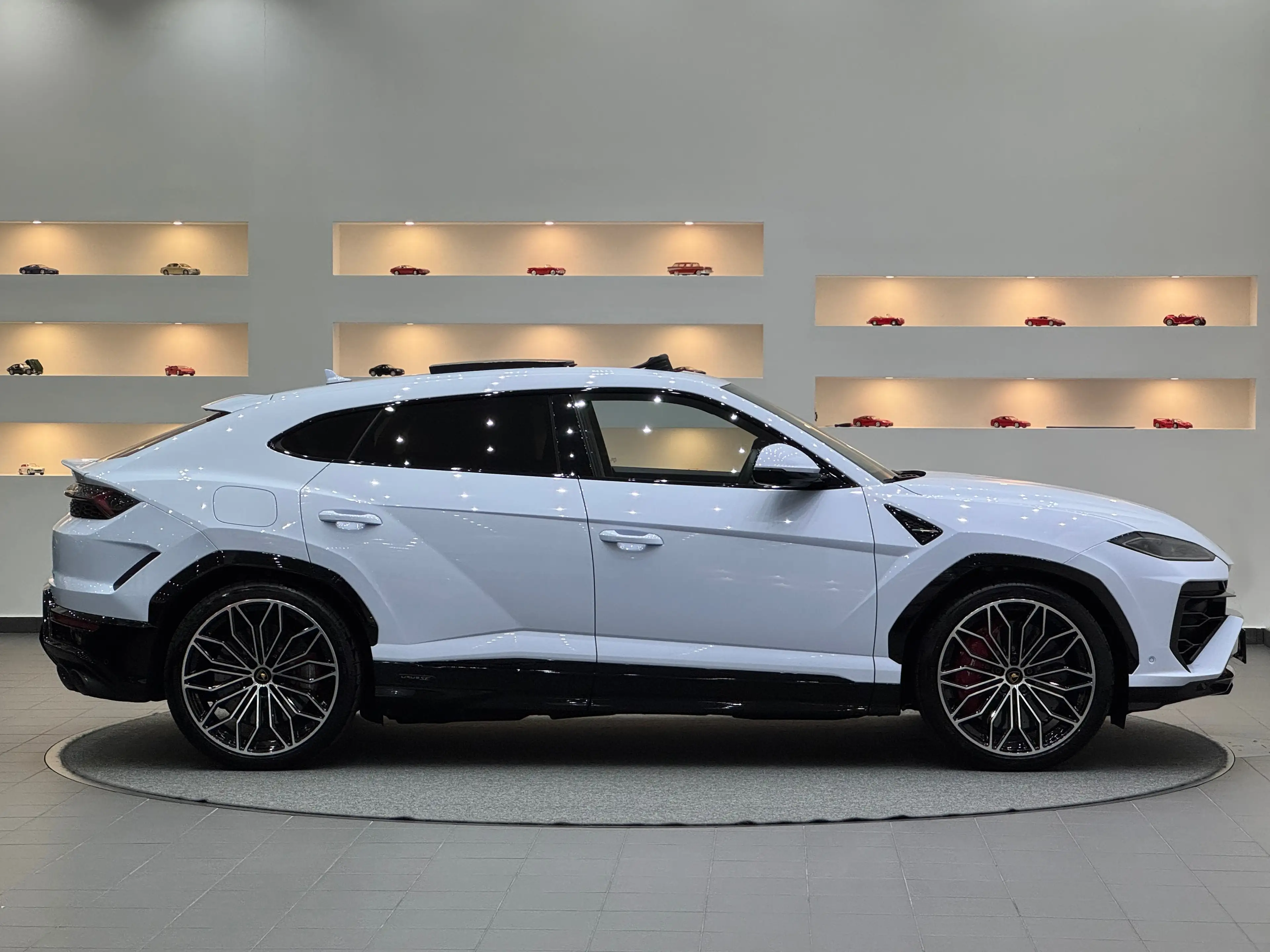 Lamborghini Urus Urus SE *Ad Personam* — photo 5