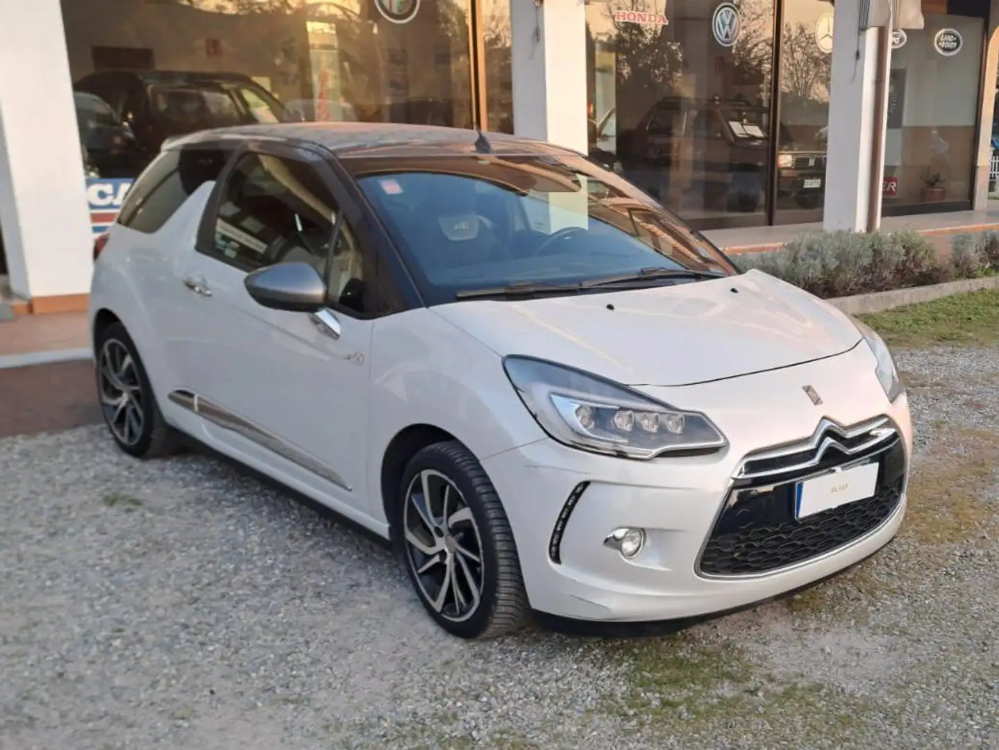DS Automobiles DS 3 DS3 Cabrio 1.2 puretech 110S&S Sport Chic Beyaz - 1