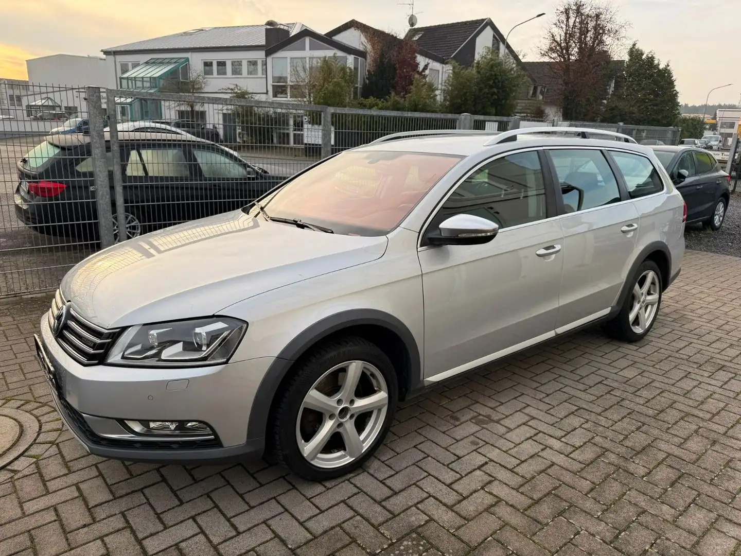Volkswagen Passat Alltrack Variant 4Motion Xenon Navi Silber - 1