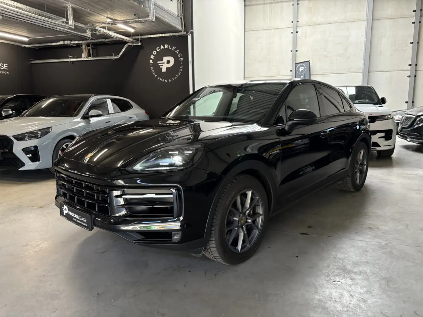 Porsche Cayenne Coupe FACELIFT E-Hybrid / PANORAMA / ACC / 360° / Zwart - 1