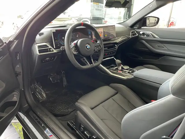 BMW M4 view 9