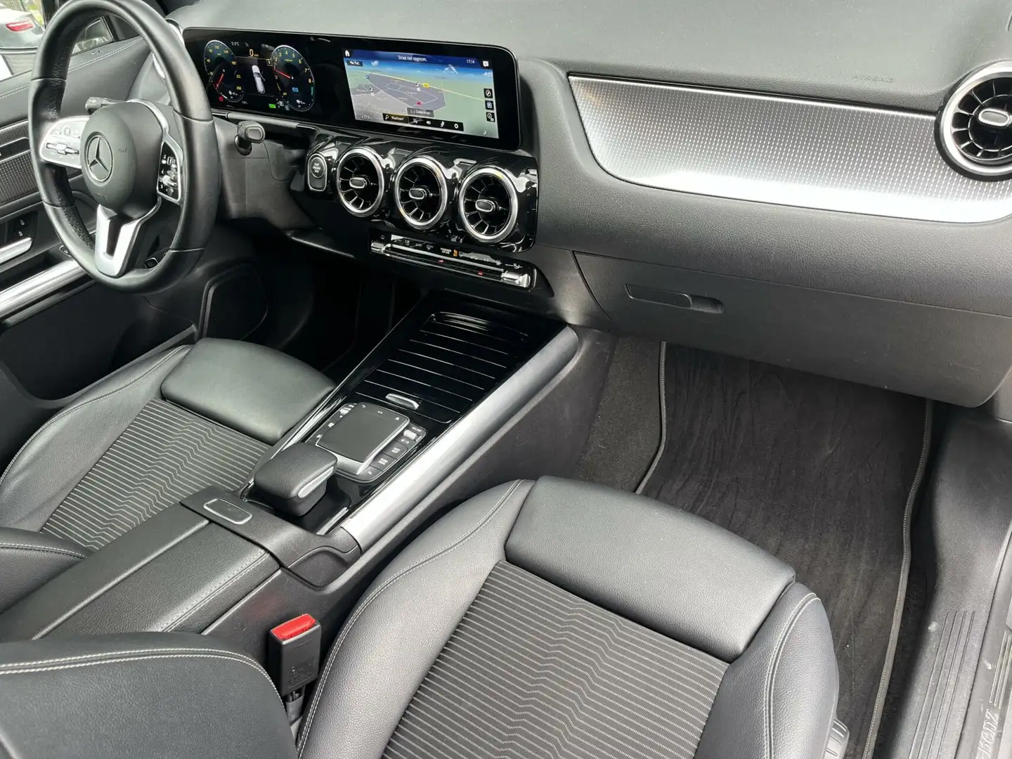 Mercedes-Benz GLA 250 e 218PK MARGE AUTO LED+STOELVERW. Grijs - 2