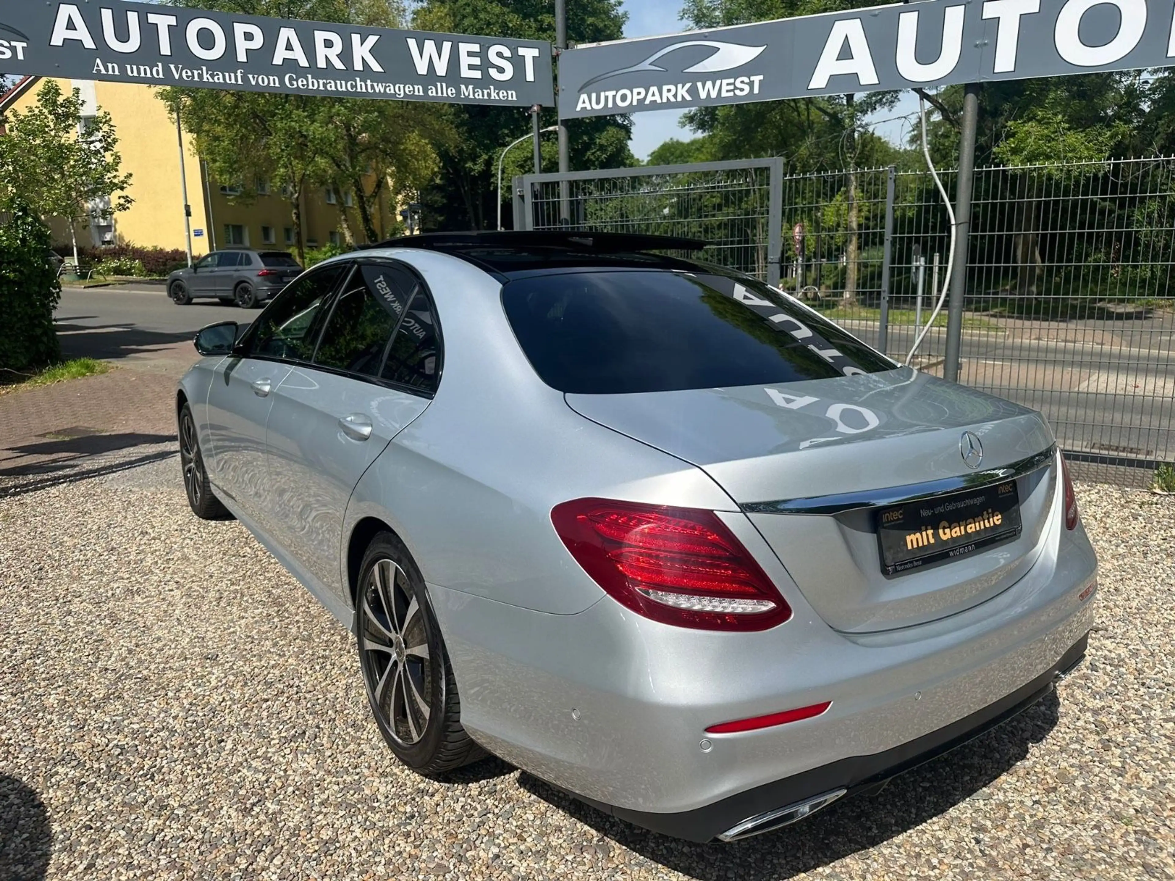 Mercedes-Benz E 400 D E Limousine  4Matic /AMG *PANO*BURMESTE* — photo 6