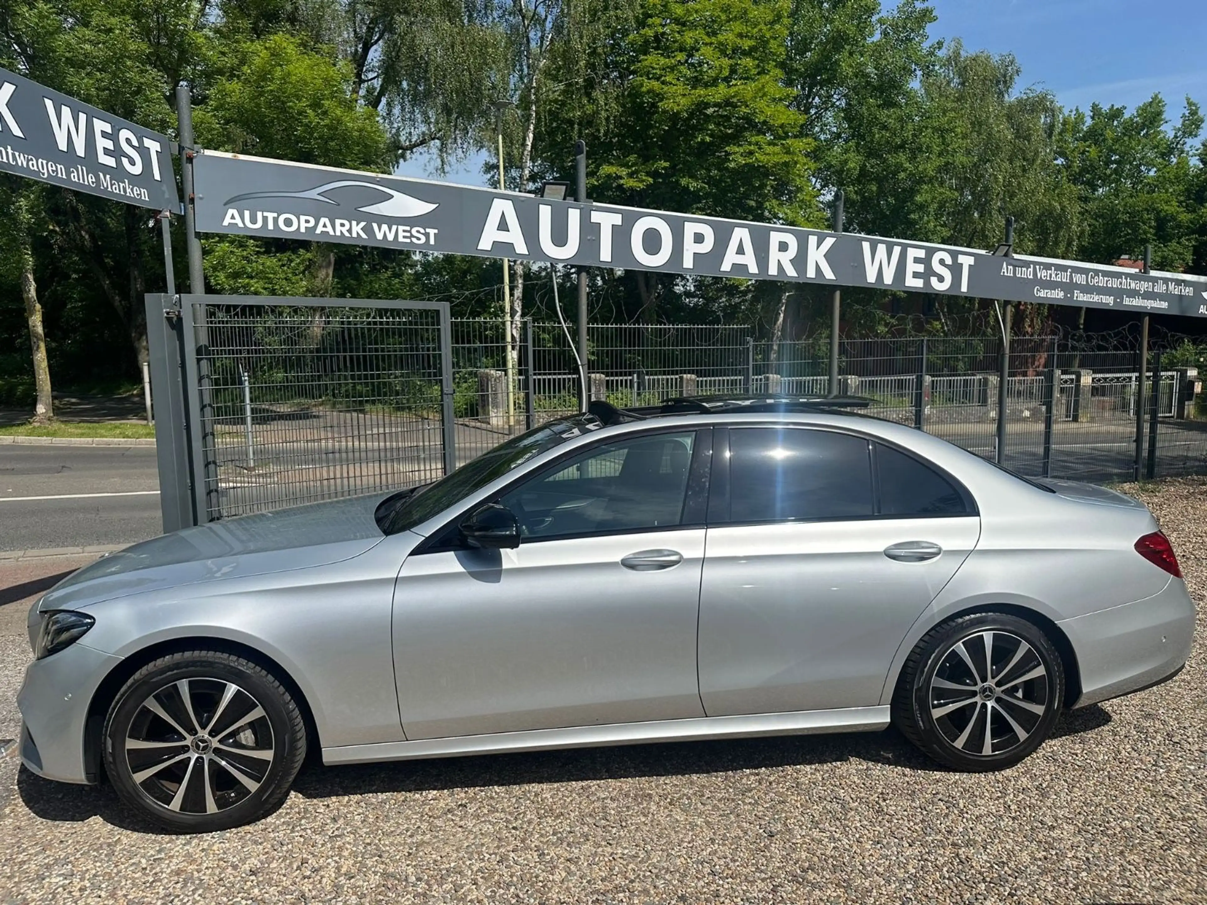 Mercedes-Benz E 400 D E Limousine  4Matic /AMG *PANO*BURMESTE* — photo 8