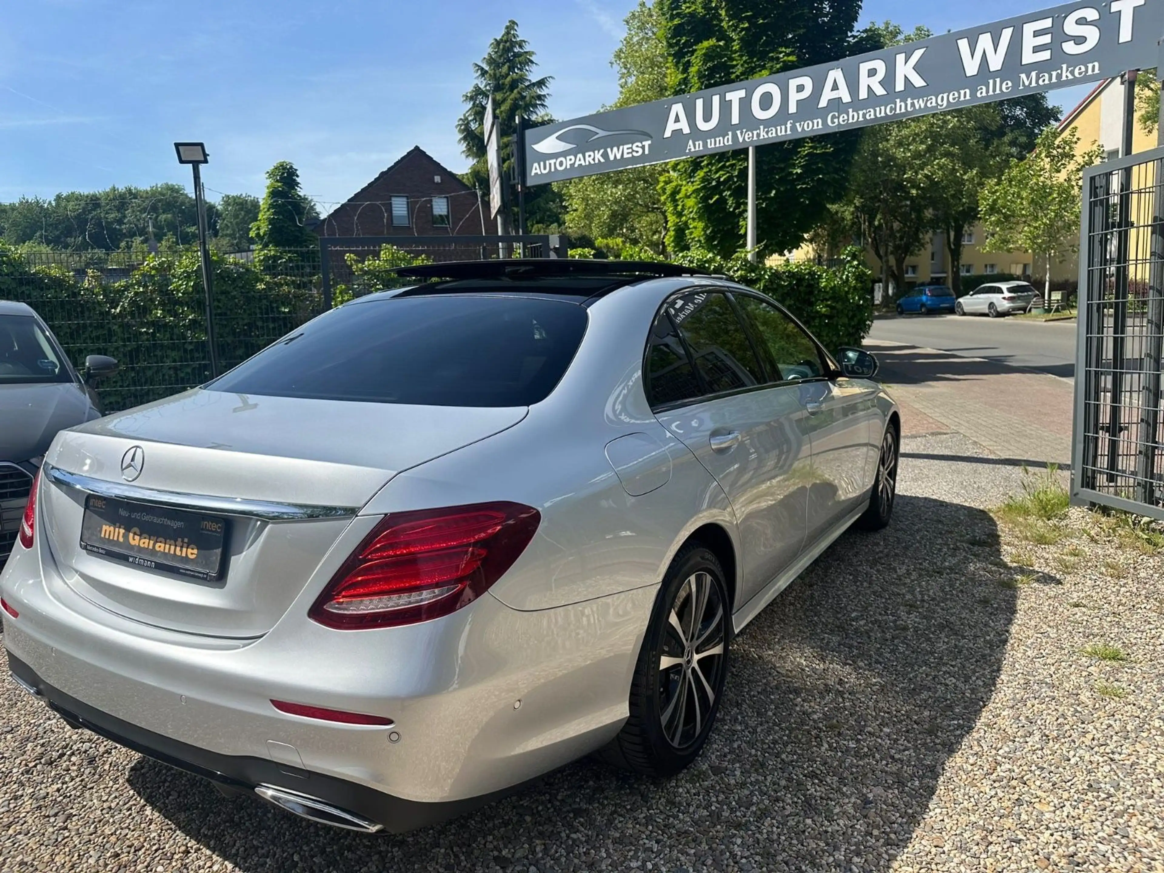 Mercedes-Benz E 400 D E Limousine  4Matic /AMG *PANO*BURMESTE* — photo 5