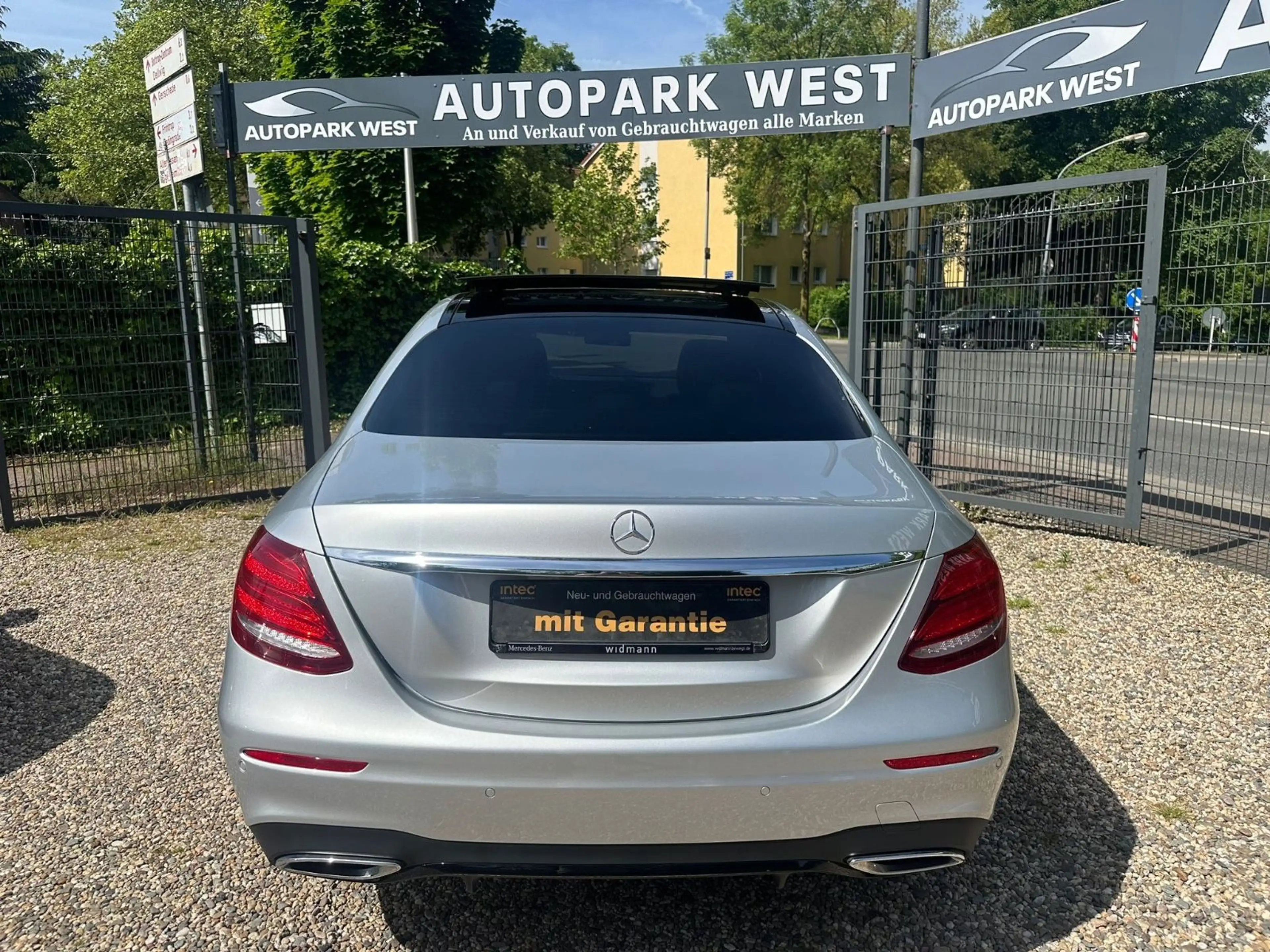 Mercedes-Benz E 400 D E Limousine  4Matic /AMG *PANO*BURMESTE* — photo 7