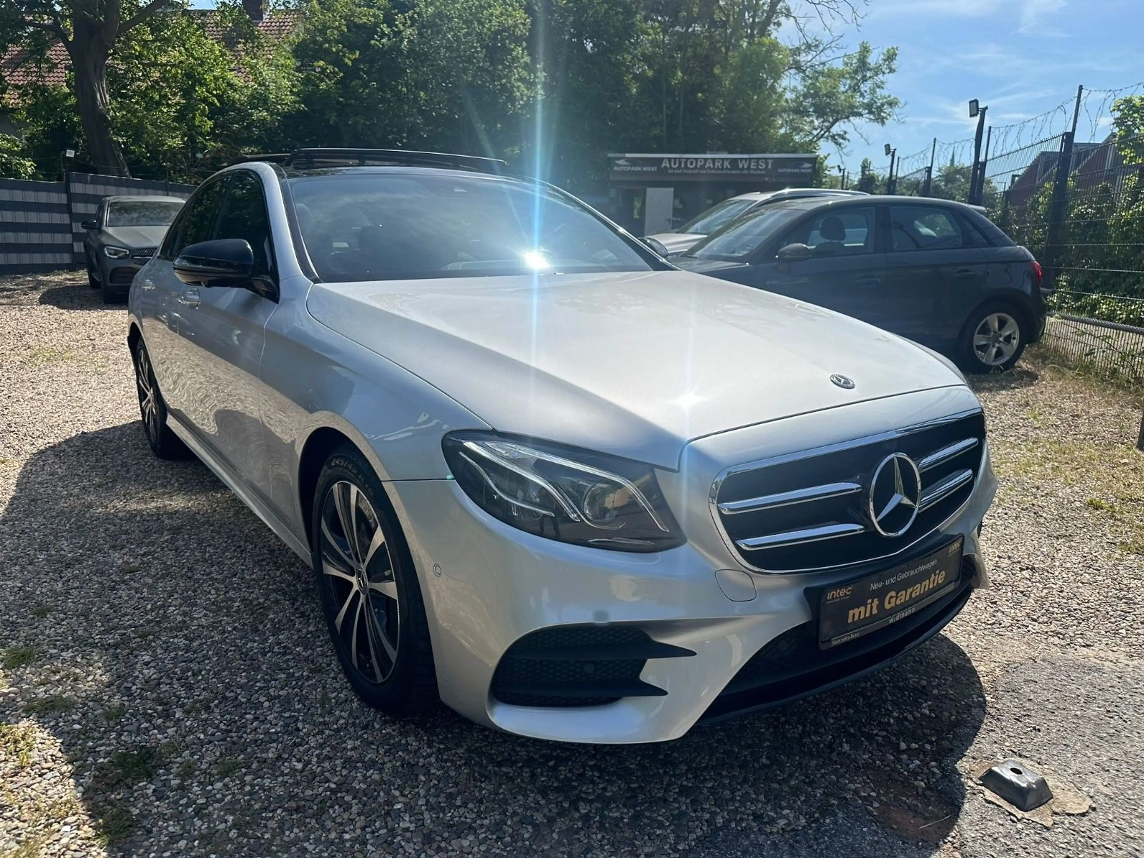 Mercedes-Benz E 400 D E Limousine  4Matic /AMG *PANO*BURMESTE* — photo 3
