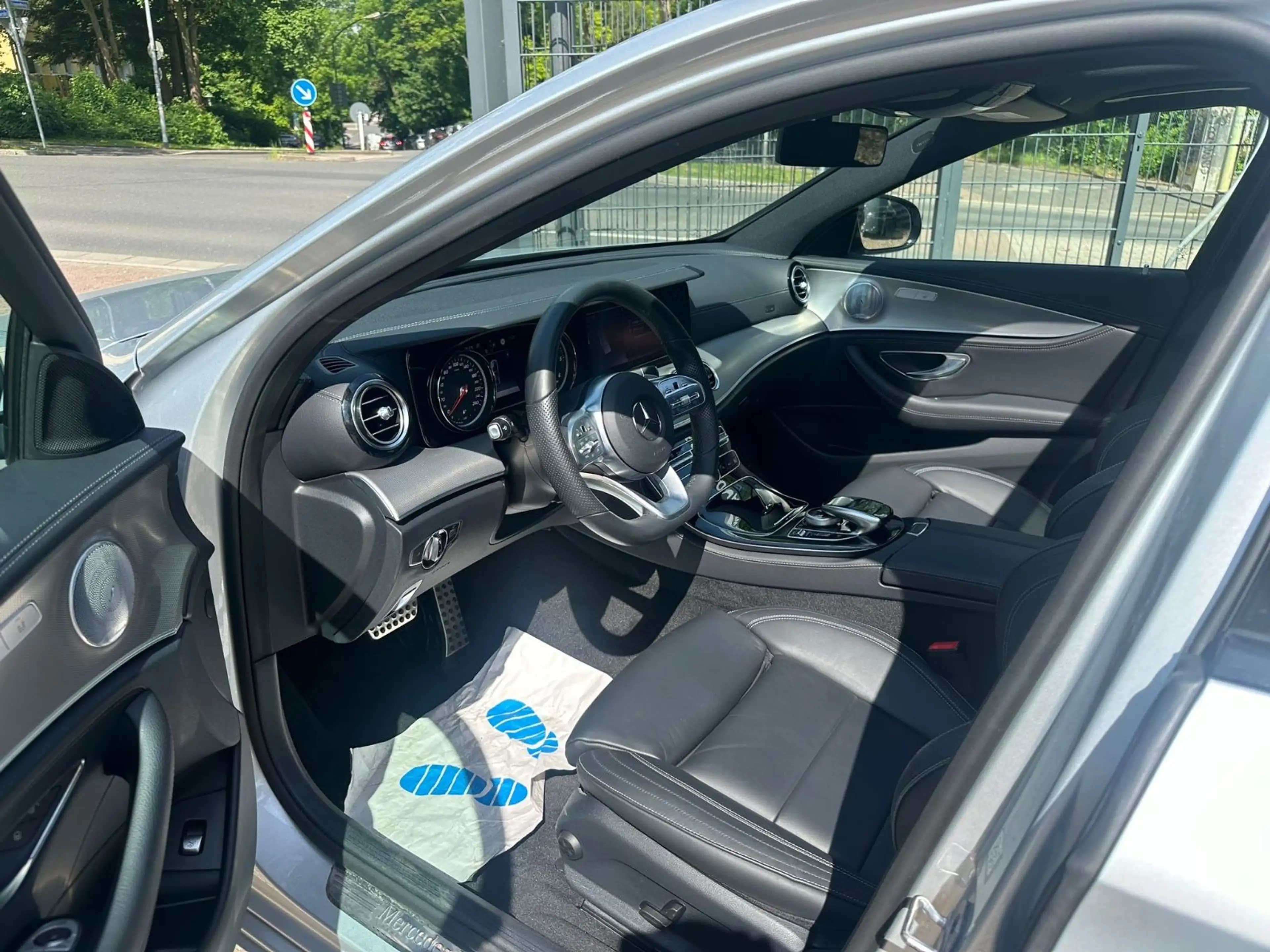 Mercedes-Benz E 400 D E Limousine  4Matic /AMG *PANO*BURMESTE* — photo 10