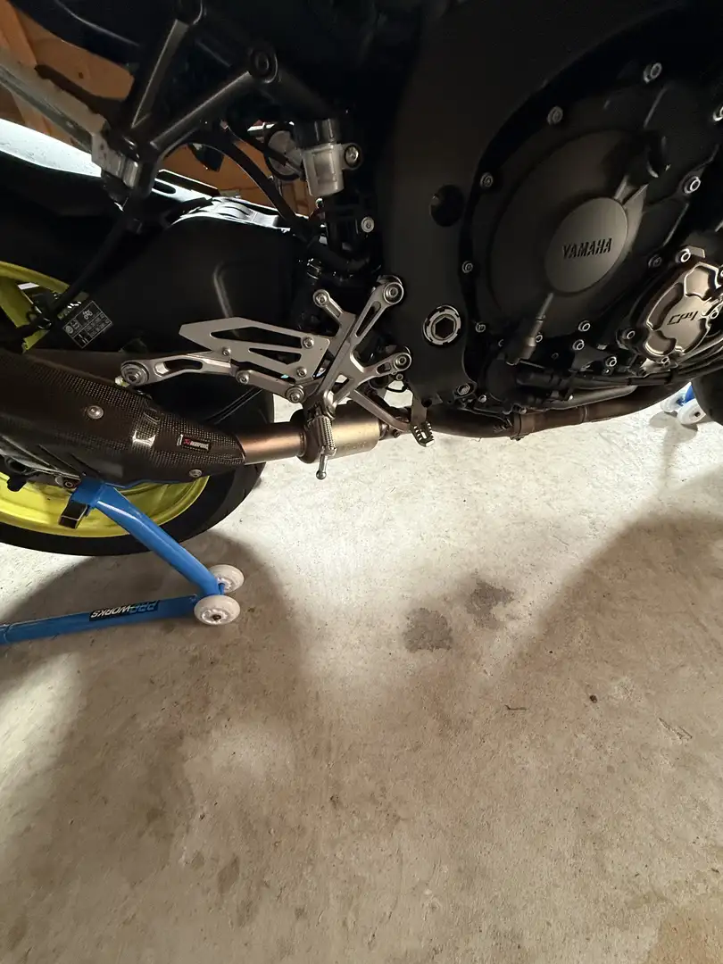 Yamaha MT-10 naked - 1
