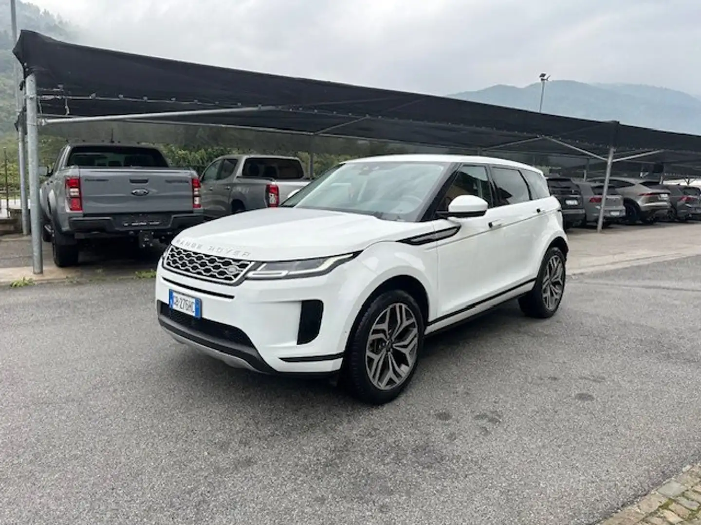Land Rover Range Rover Evoque 2.0d i4 mhev R-Dynamic HSE awd 150cv auto Bianco - 2