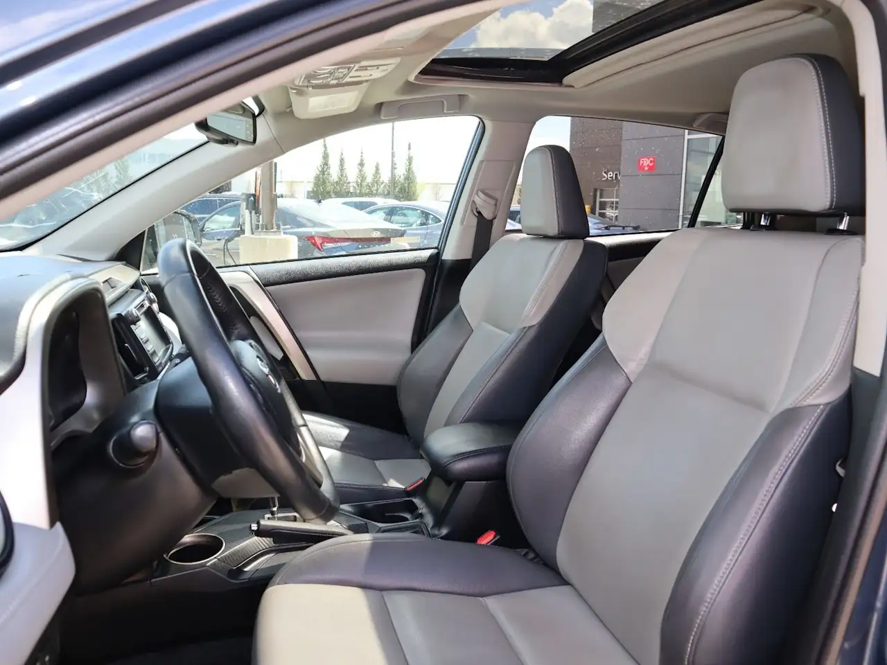 Toyota RAV 4 снимка Toyota RAV 4