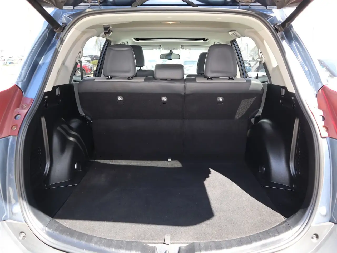 Toyota RAV 4 снимка Toyota RAV 4