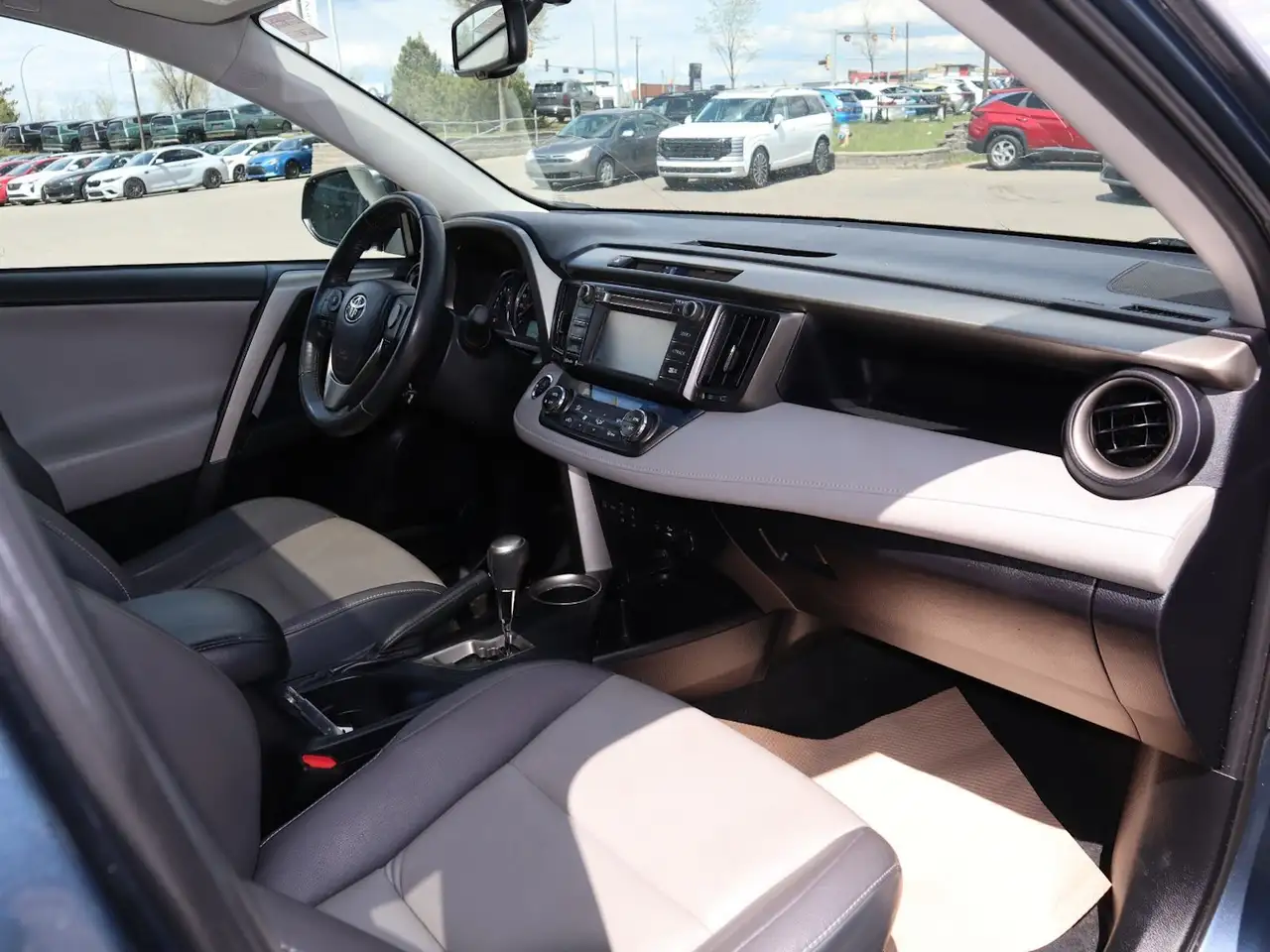 Toyota RAV 4 снимка Toyota RAV 4