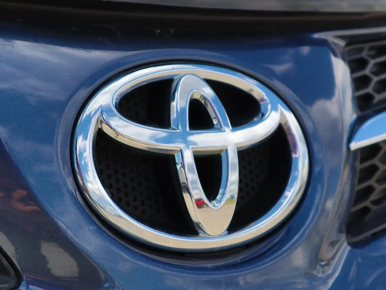 Toyota RAV 4 снимка Toyota RAV 4