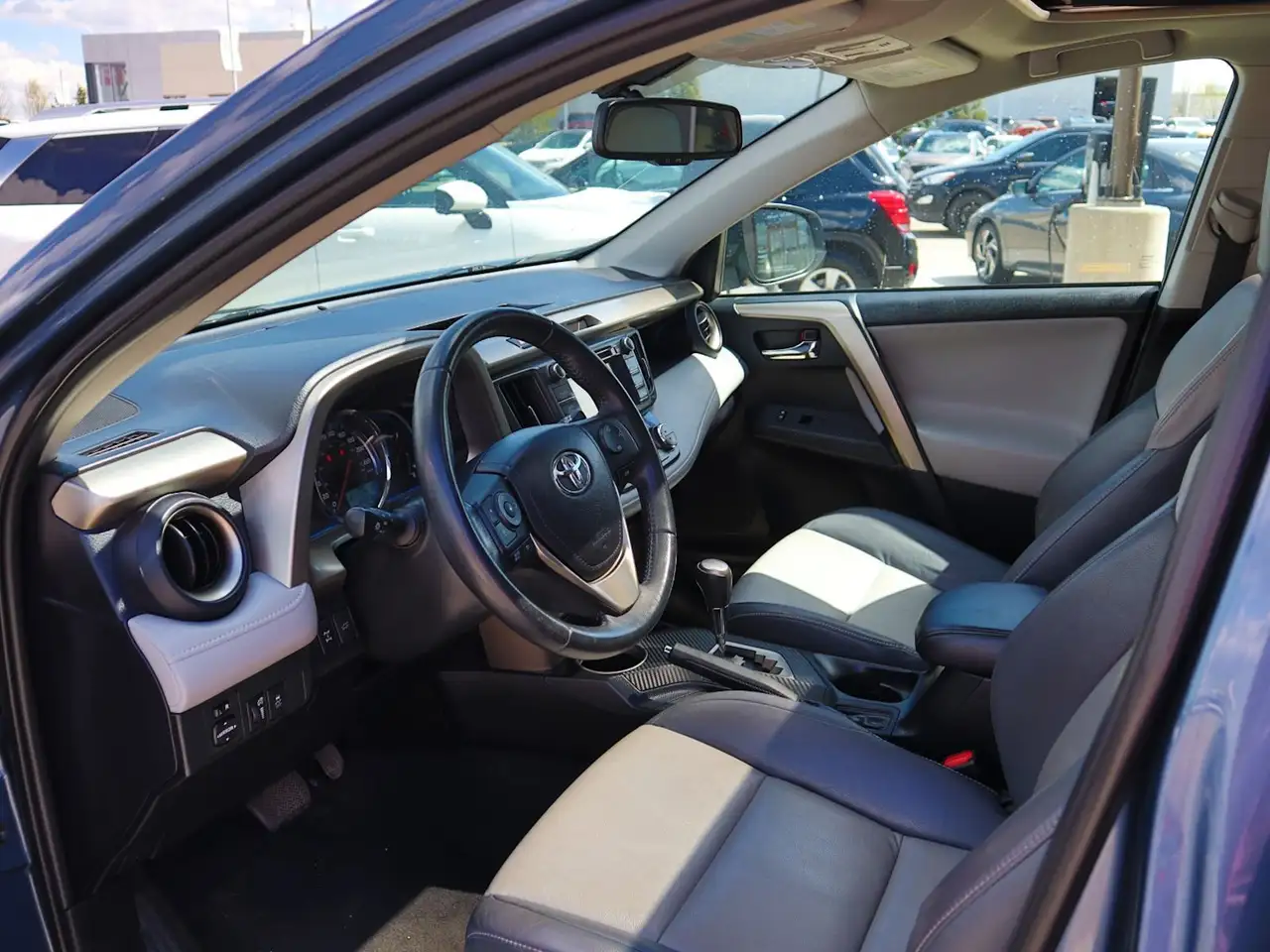 Toyota RAV 4 снимка Toyota RAV 4
