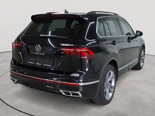 Volkswagen Tiguan view 4