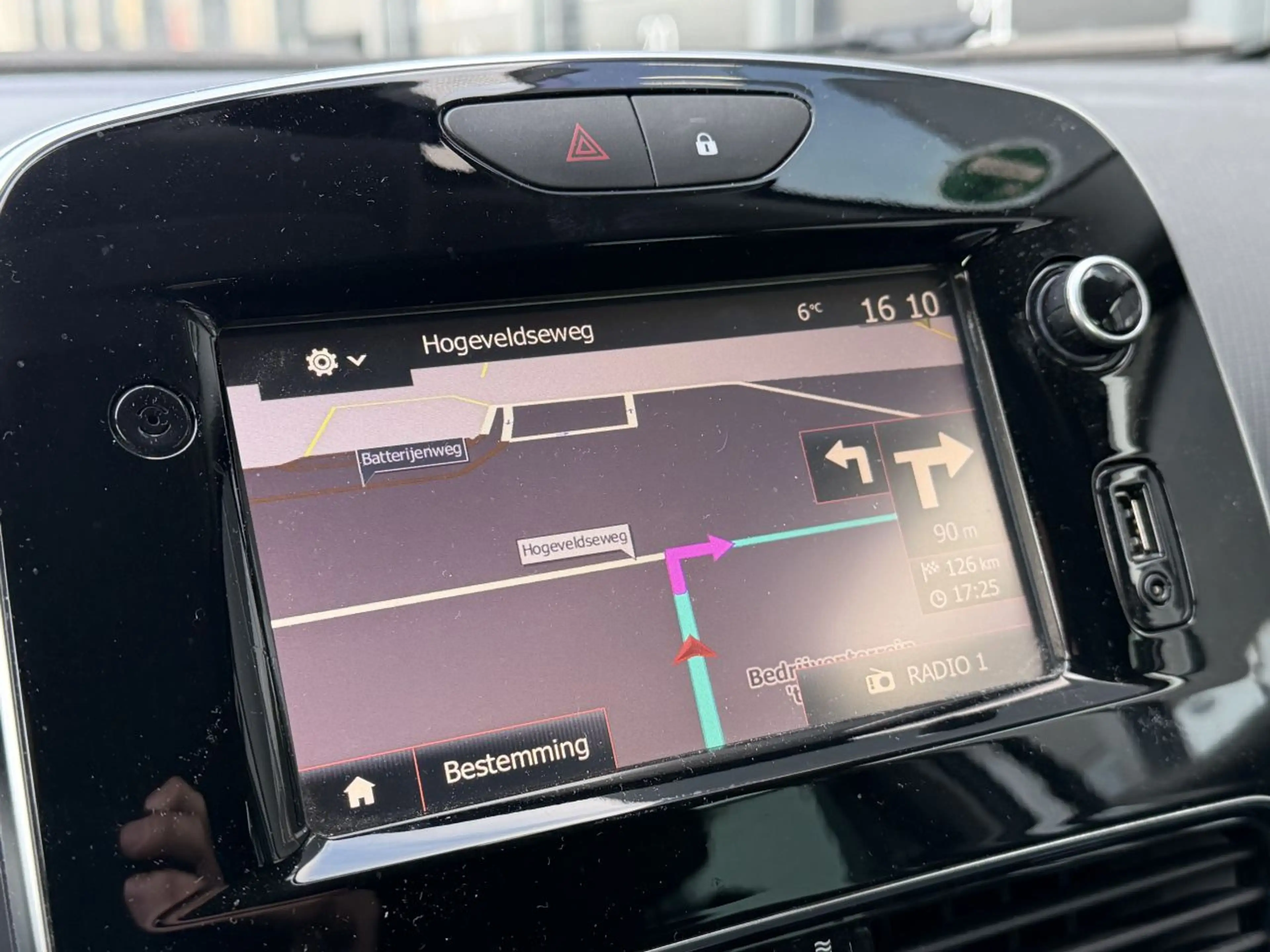 Renault Clio 1.5 dCi Ecoleader Limited EURO-6 — photo 9