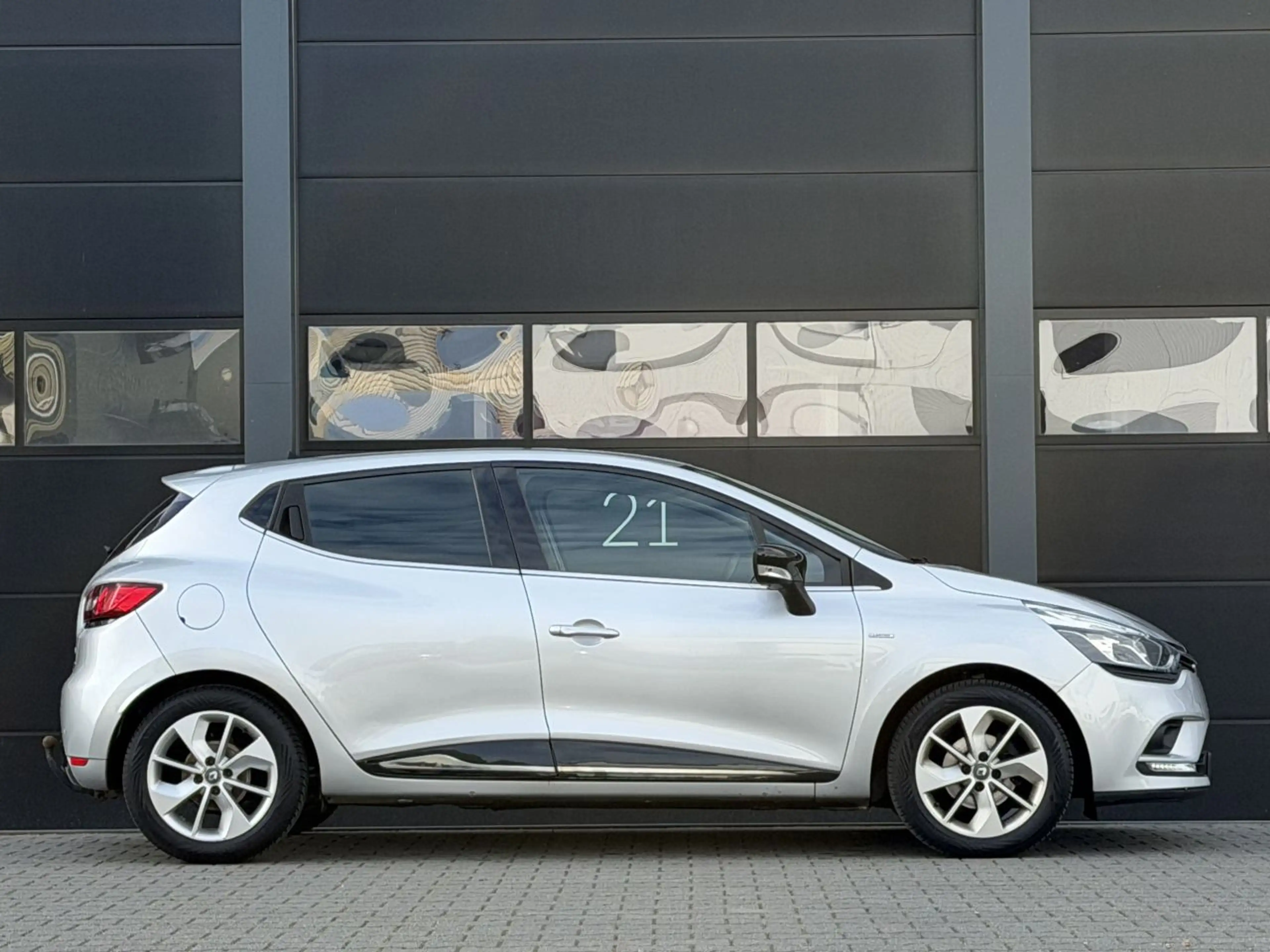 Renault Clio 1.5 dCi Ecoleader Limited EURO-6 — photo 3