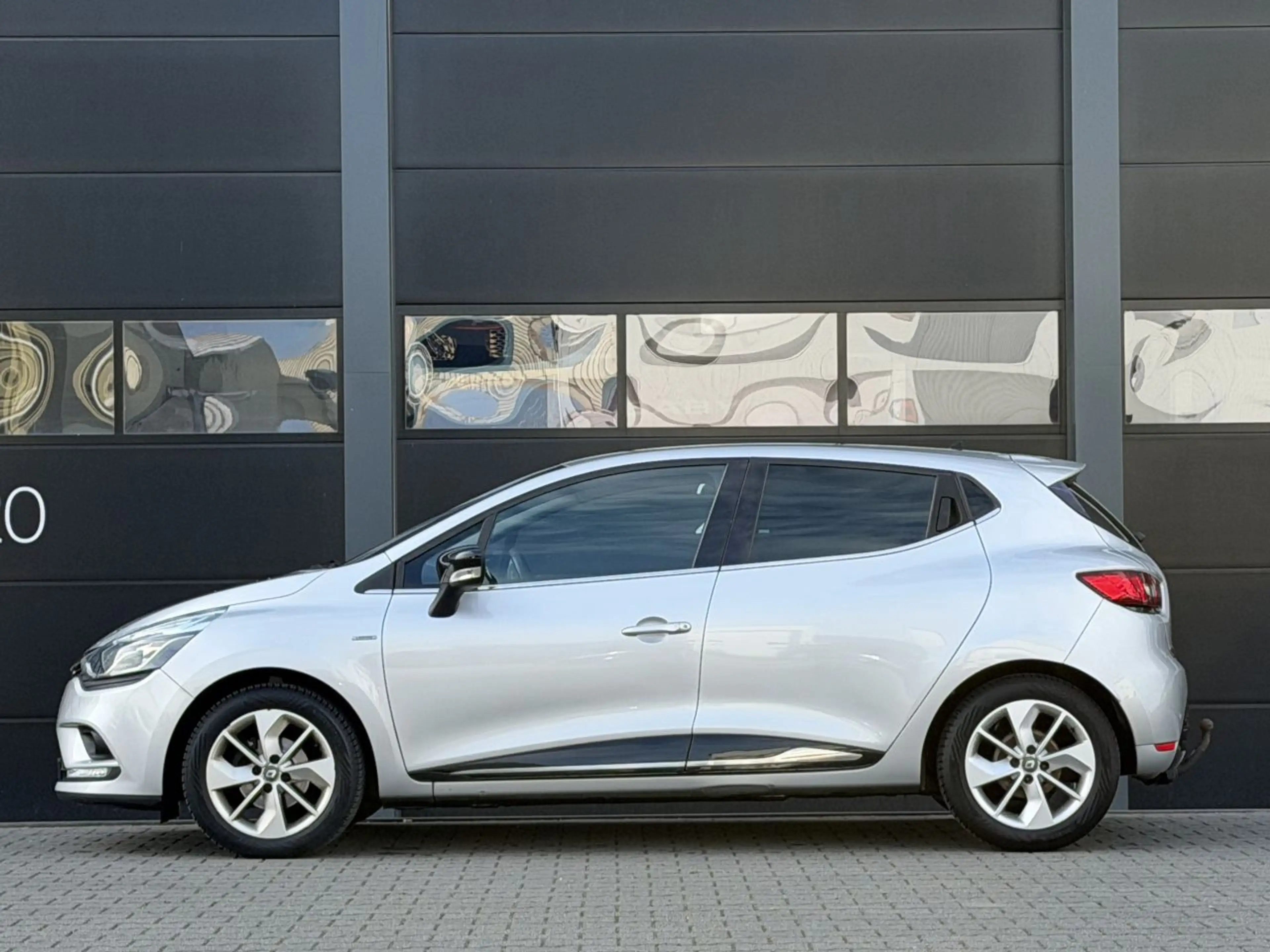 Renault Clio 1.5 dCi Ecoleader Limited EURO-6 — photo 6