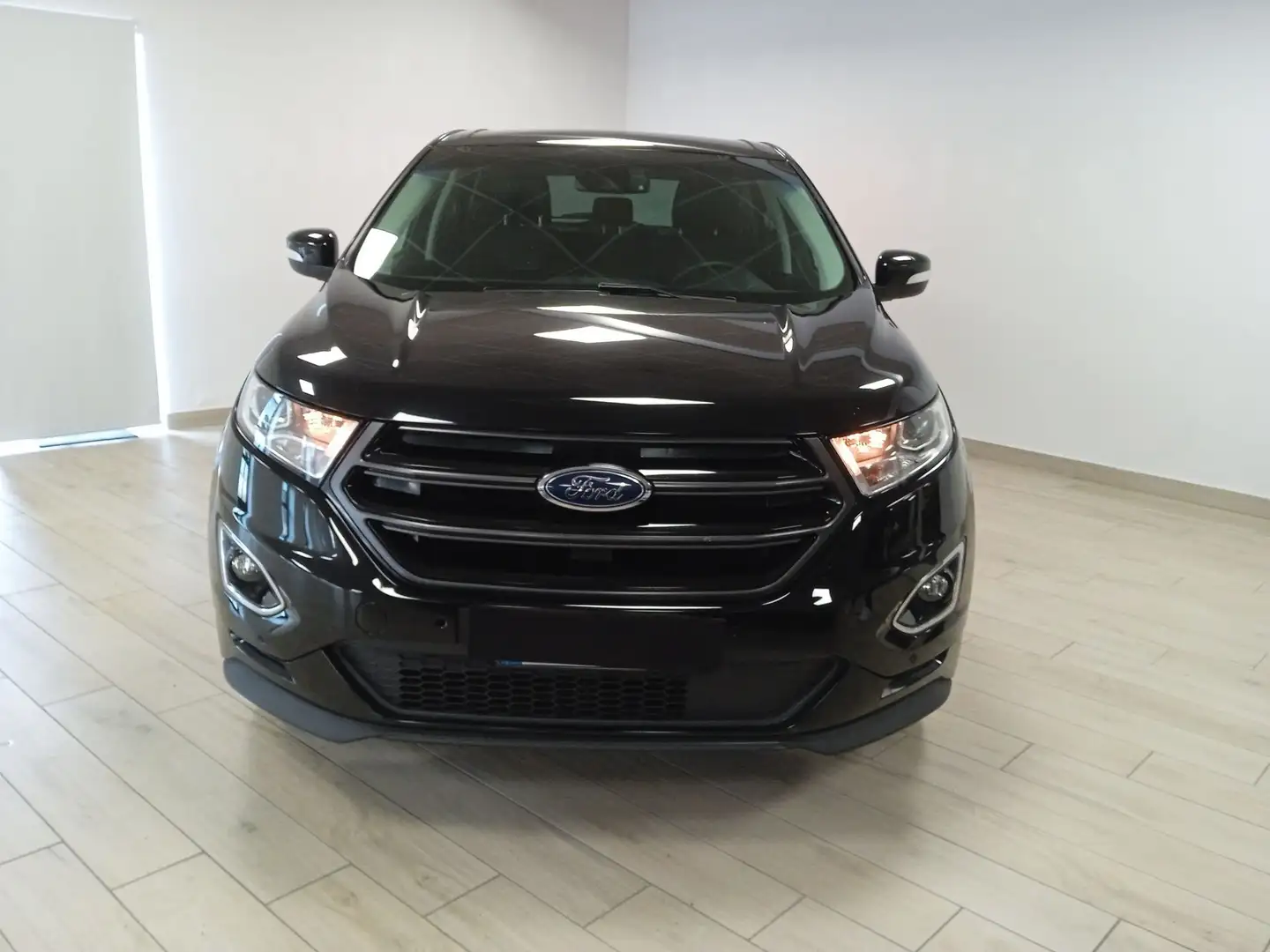 Ford Edge 2.0 TDCI 210 CV AWD S&S Powershift ST Line Černá - 2