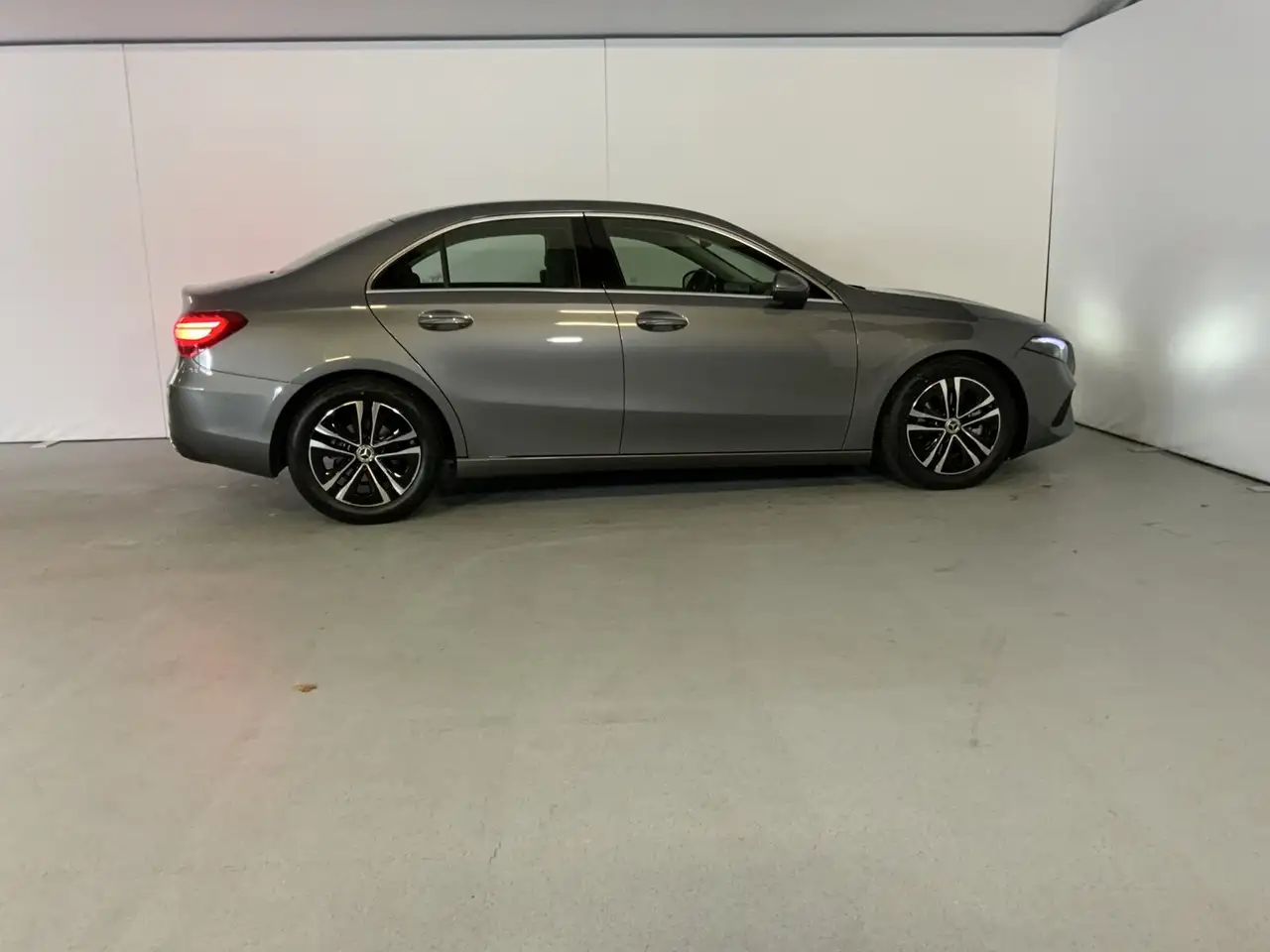 Mercedes-Benz A 180 A 180 Limo Prog WinterPak Verkehrszeichen-Assist 4